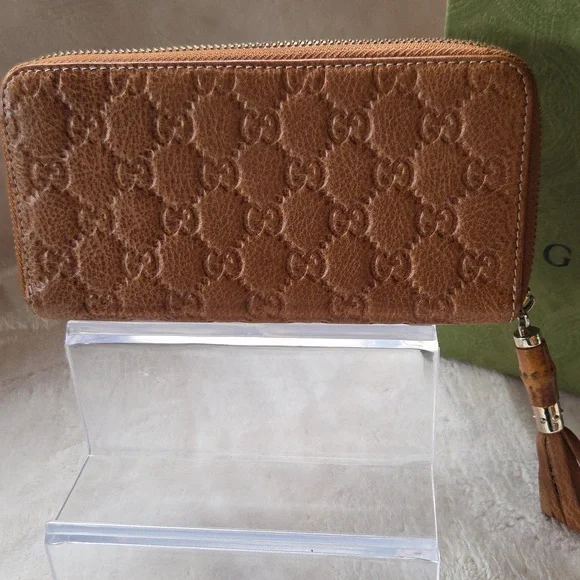 Gucci Tan Leather Wallet with Bamboo Tassel - Picture 2 of 7